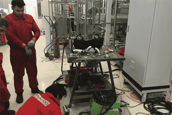 لوله کشی و نصب خط مارگارین